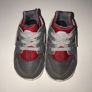 SOLD Size 6c Nike huaraches